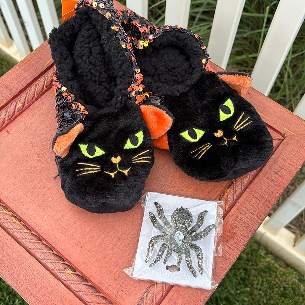 NWT Spider Brooch & Sequin Cat Slippers M/L 8 - 10